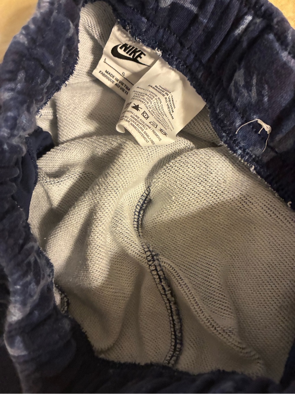 Nike Boy’s Large Blue Leaf Shorts - Picture 4 of 5